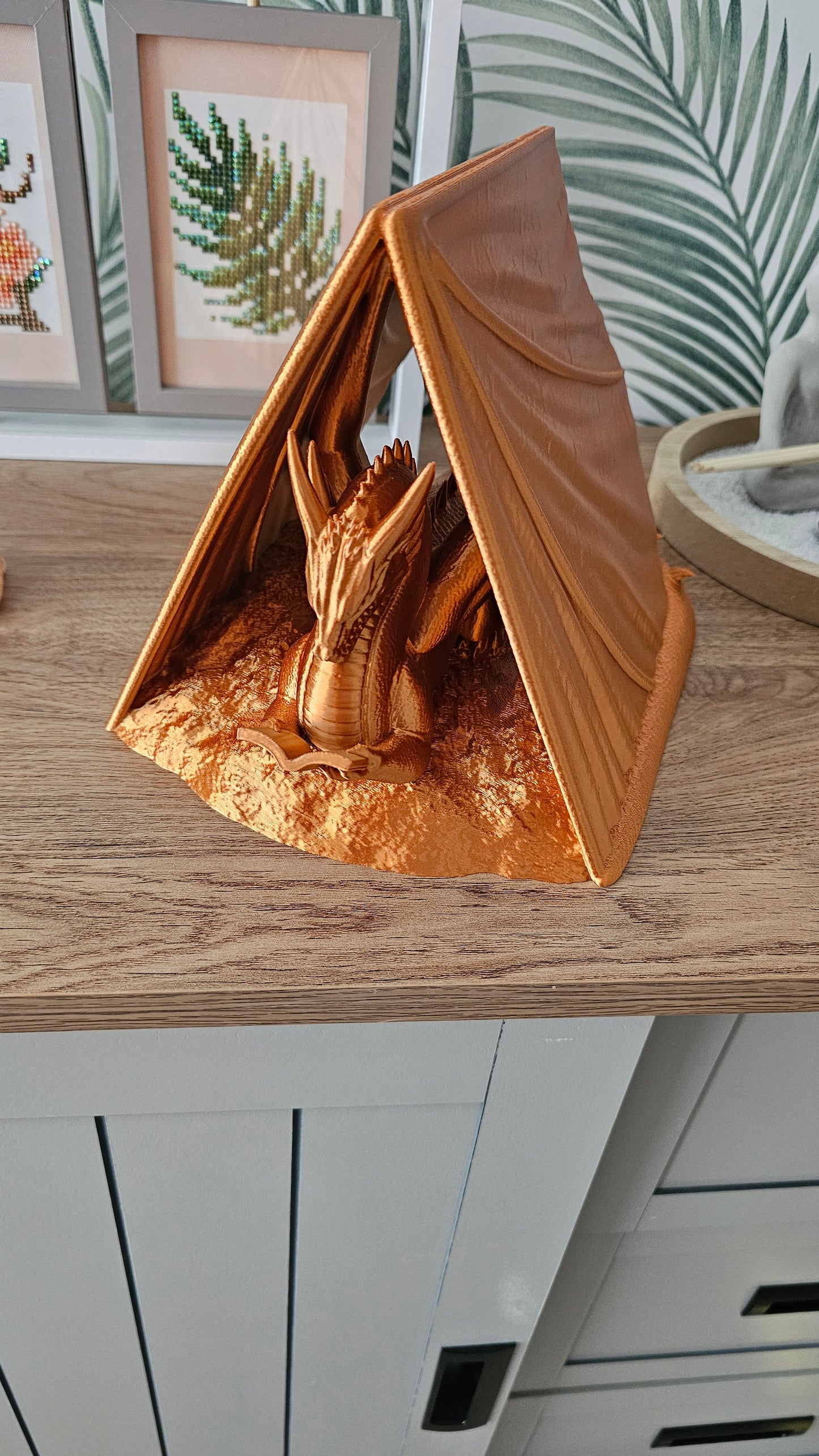 Dragon Book holder, Page holder, Book lover, bookstagram, book worm, fantasy reading, fourth wing. 3D printed. book wyrm