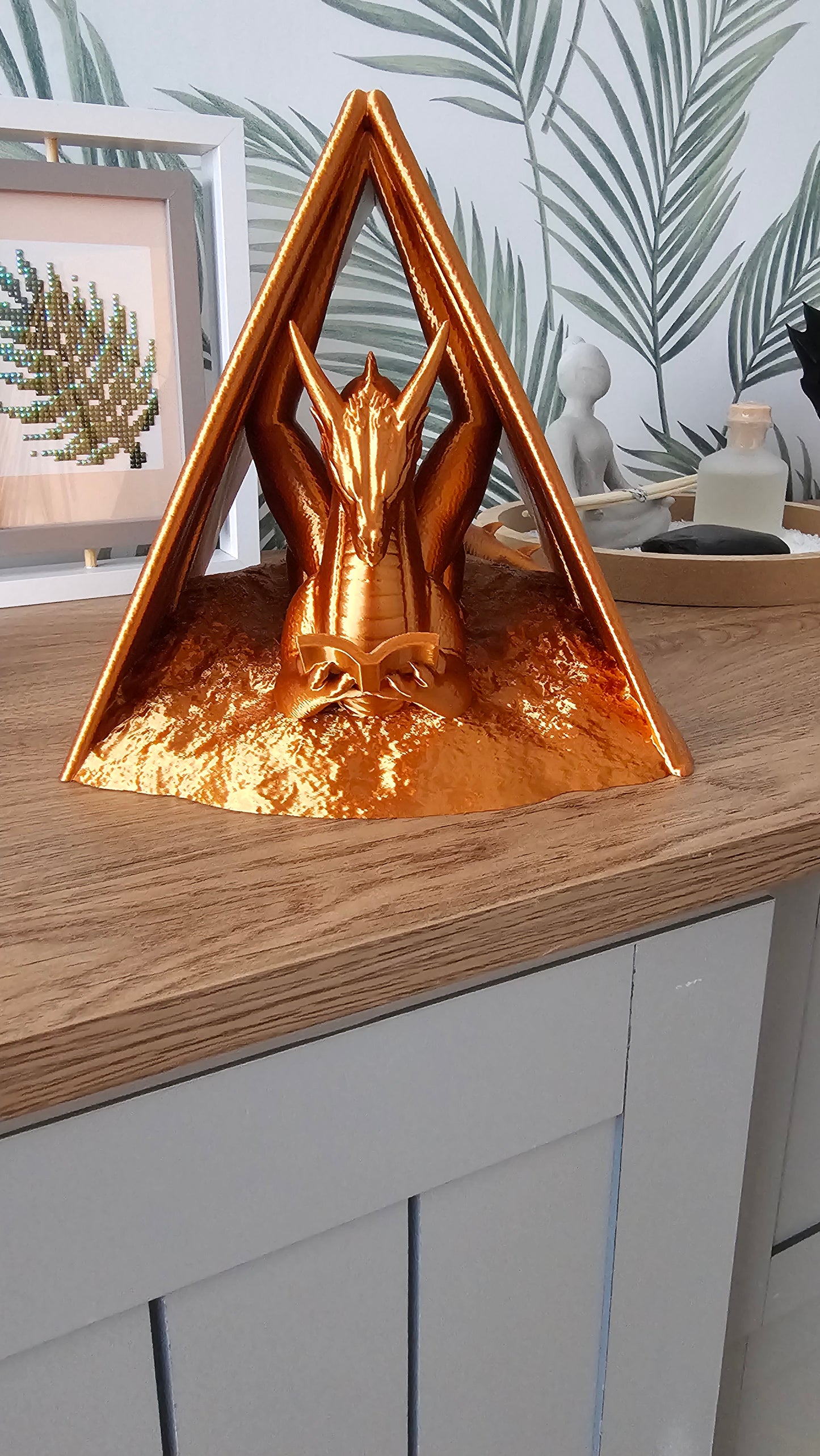 Dragon Book holder, Page holder, Book lover, bookstagram, book worm, fantasy reading, fourth wing. 3D printed. book wyrm