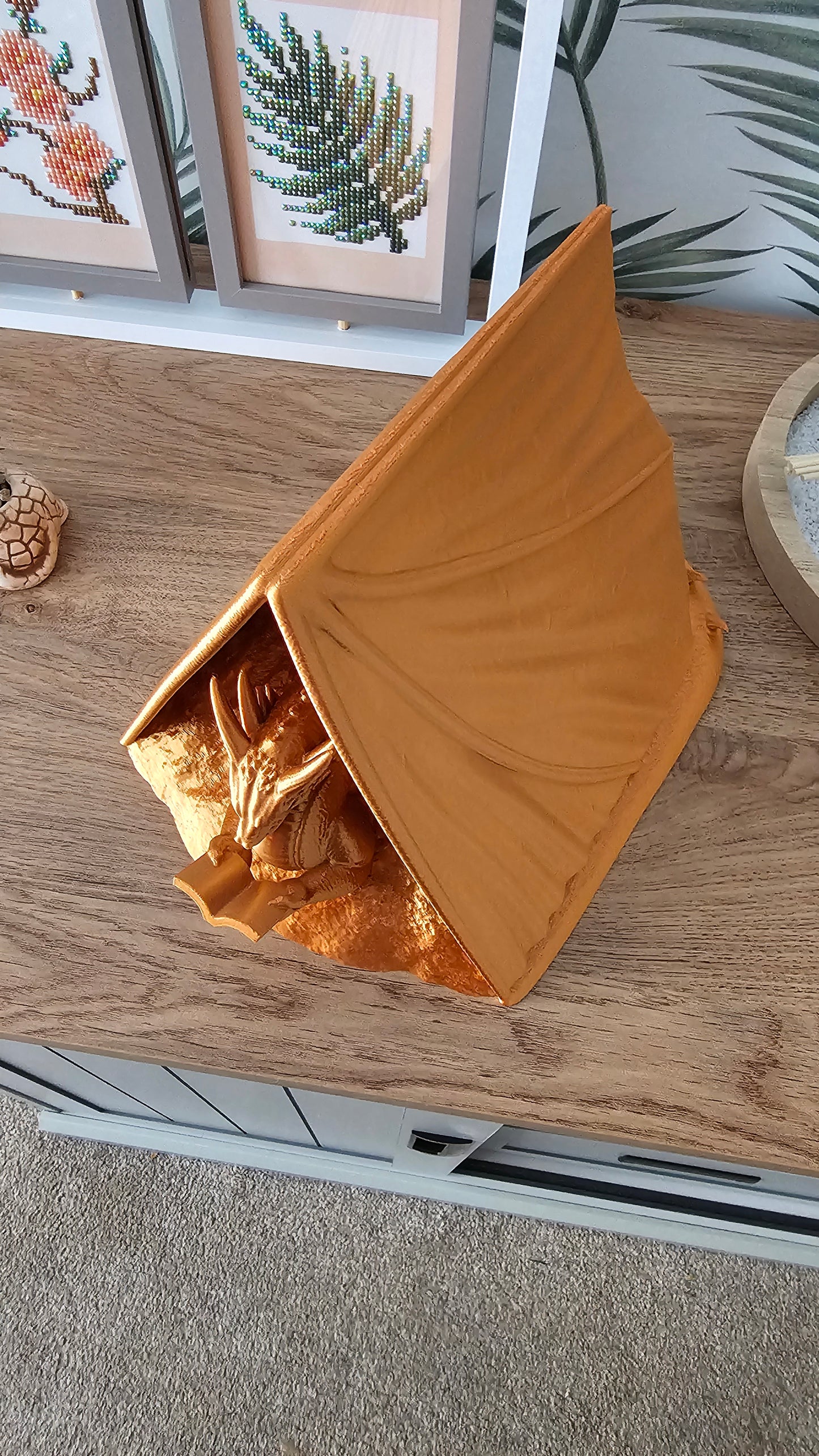 Dragon Book holder, Page holder, Book lover, bookstagram, book worm, fantasy reading, fourth wing. 3D printed. book wyrm